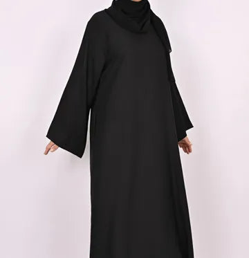 How to Wear Black Abayas: A Complete Style Guide